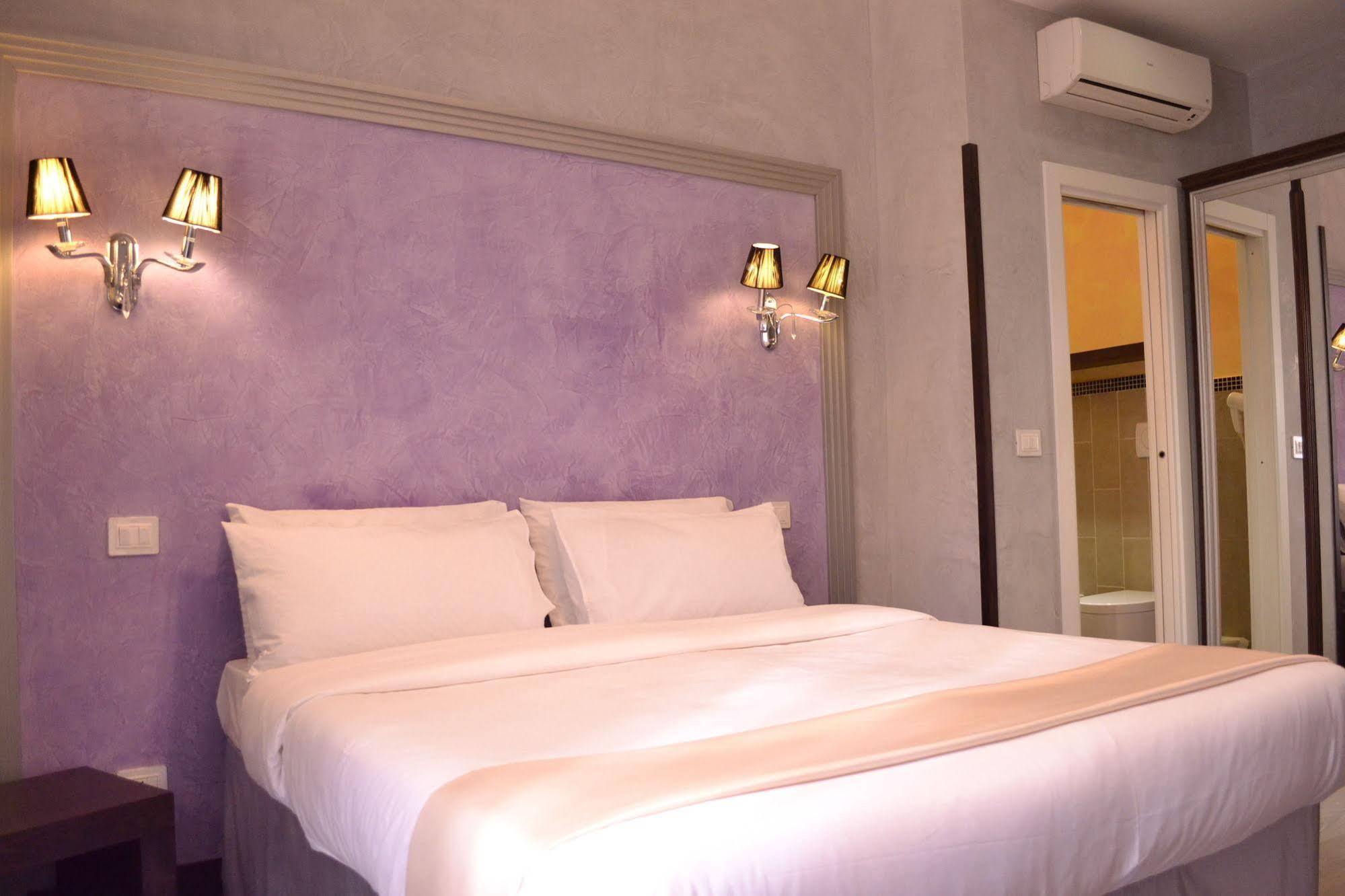 Tiburtina House Pensionat 2*
